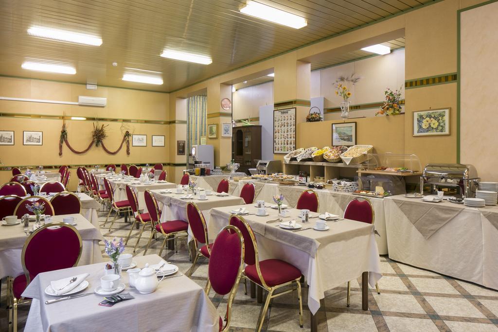 Hotel Falco D'Oro تول المظهر الخارجي الصورة